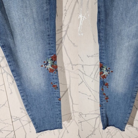 Mavi Light Wash Floral Embroidered Low Rise Adrianna Skinny Jeans - Picture 2 of 5
